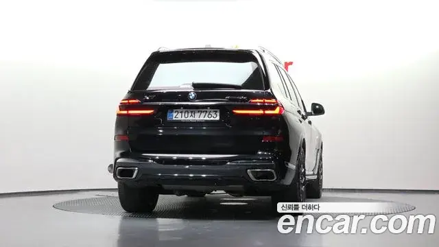BMW X7 2025 — ფოტო 31/33