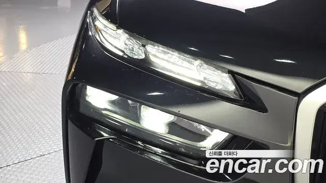 BMW X7 2025 — ფოტო 13/33