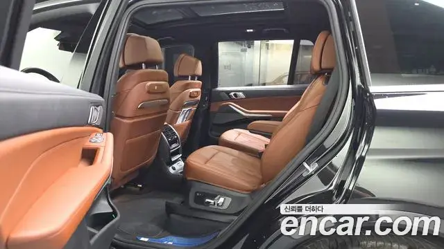 BMW X7 2025 — ფოტო 22/33