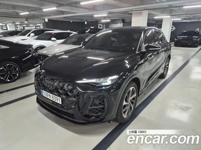 Audi Q5 2025 — Photo 5/20