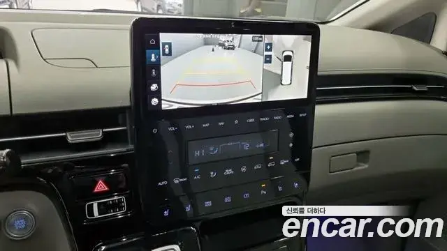Hyundai Staria 2023 — ფოტო 12/17