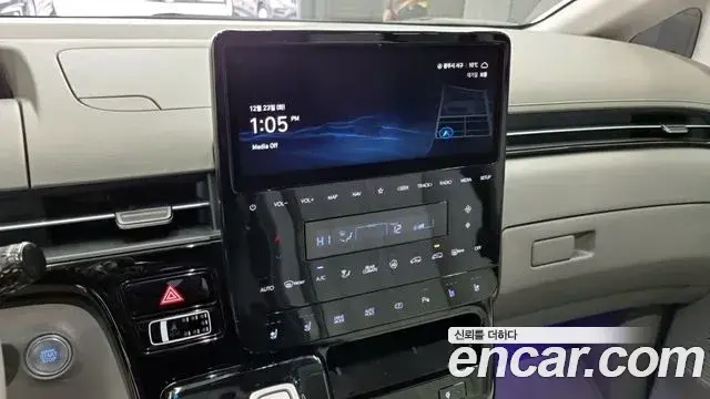 Hyundai Staria 2023 — ფოტო 17/17