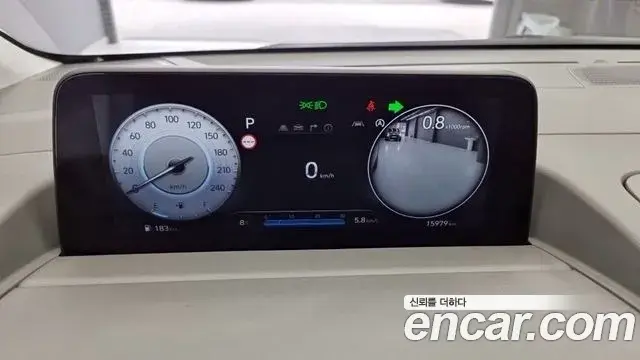 Hyundai Staria 2023 — ფოტო 10/17