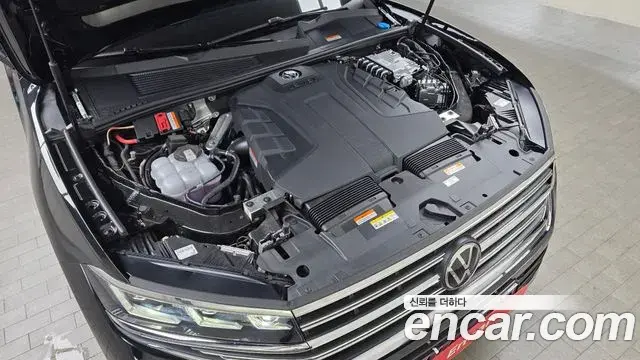 Volkswagen Touareg 2025 — Şəkil 17/34