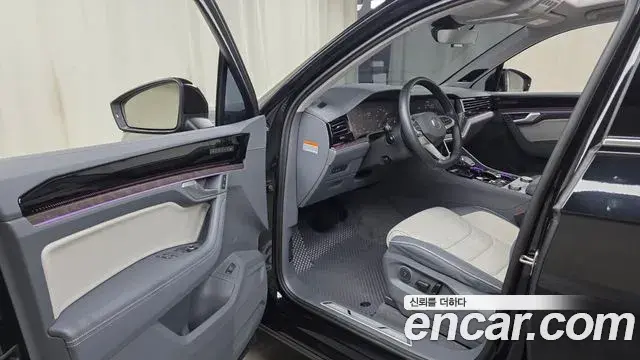 Volkswagen Touareg 2025 — Şəkil 31/34