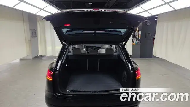 Volkswagen Touareg 2025 — Şəkil 21/34