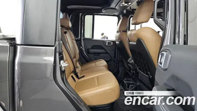 Jeep Gladiator 2021 — Şəkil 18/20