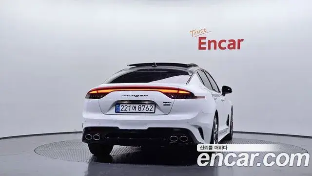 Kia Stinger 2018 — Фото 4/20