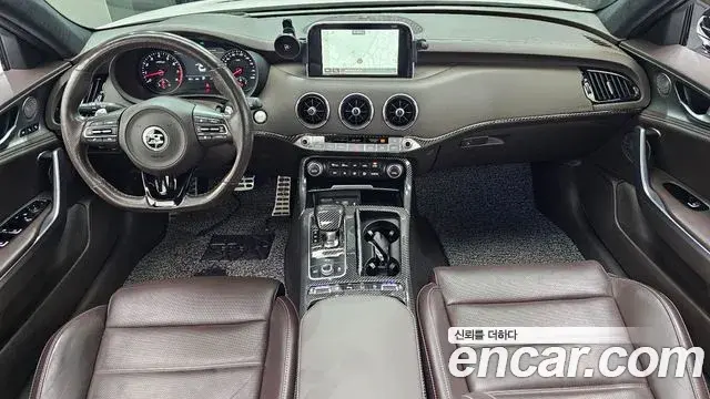 Kia Stinger 2018 — Фото 7/20