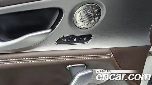 Kia Stinger 2018 — Фото 17/20