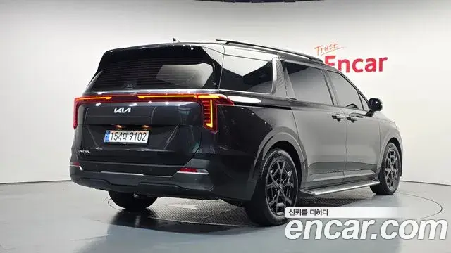 Kia Carnival 2023 — Фото 2/20