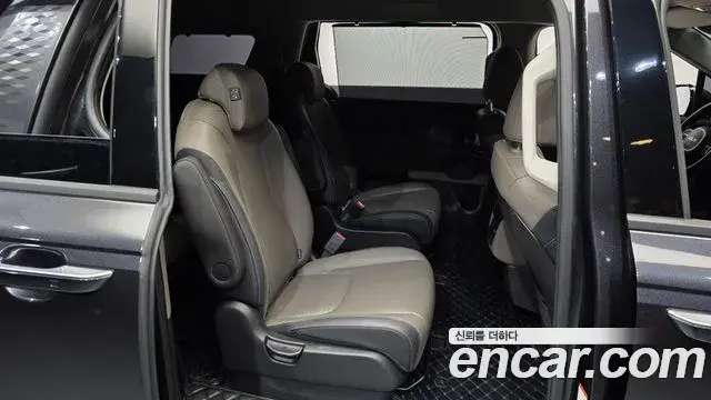 Kia Carnival 2023 — Фото 12/20