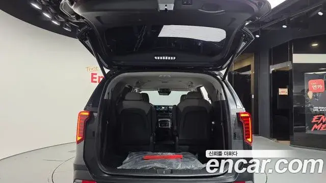 Kia Carnival 2023 — Фото 20/20