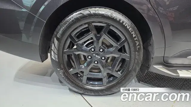 Kia Carnival 2023 — Photo 11/32