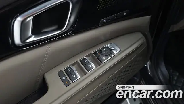 Kia Carnival 2023 — Photo 7/32