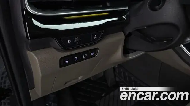 Kia Carnival 2023 — Photo 1/32