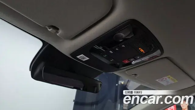 Kia Carnival 2023 — Photo 17/32