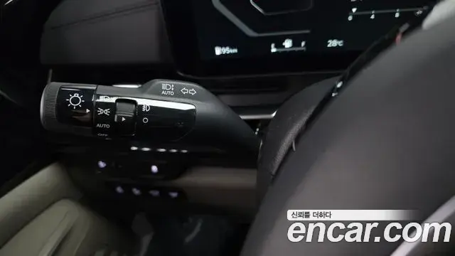 Kia Carnival 2023 — Photo 9/32