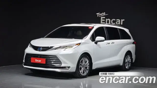 Toyota Sienna 2023 — Photo 3/20