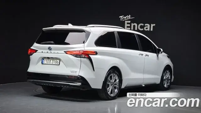 Toyota Sienna 2023 — Photo 13/20