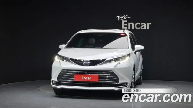 Toyota Sienna 2023 — Photo 12/20