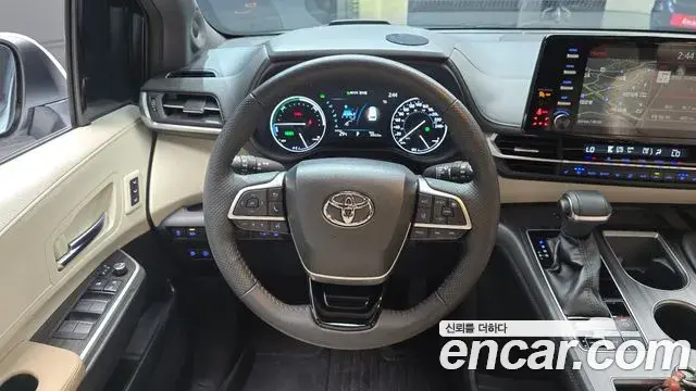 Toyota Sienna 2023 — Photo 6/20