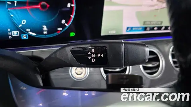 Mercedes-Benz E-Class 2021 — Photo 5/37