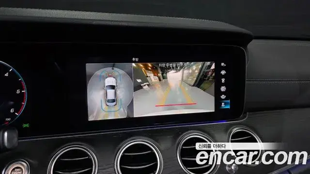Mercedes-Benz E-Class 2021 — Photo 34/37