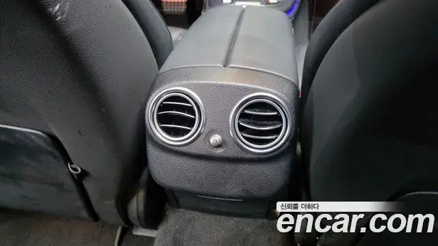 Mercedes-Benz E-Class 2021 — Photo 6/37