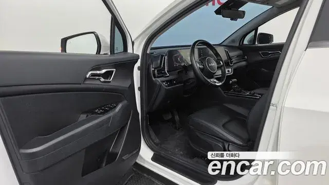 Kia Sportage 2023 — Şəkil 13/30