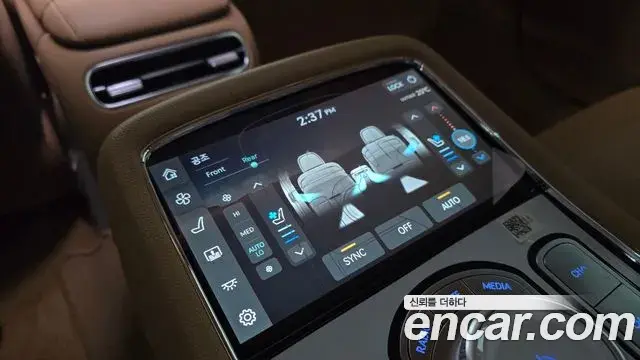 Genesis G90 2022 — Photo 4/34