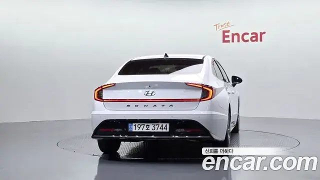 Hyundai Sonata 2022 — Фото 4/20