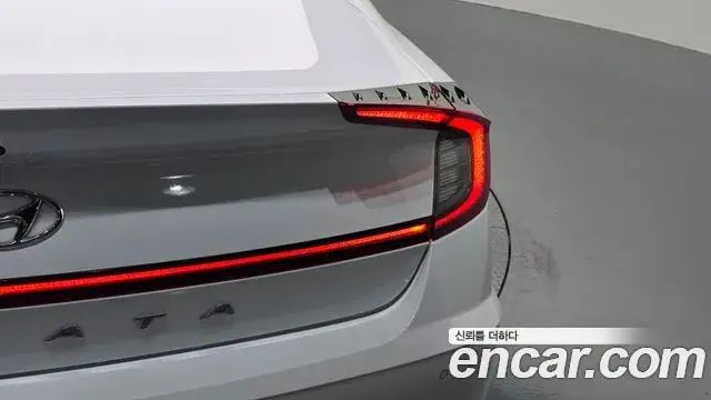 Hyundai Sonata Hybrid 2022 — Şəkil 9/31