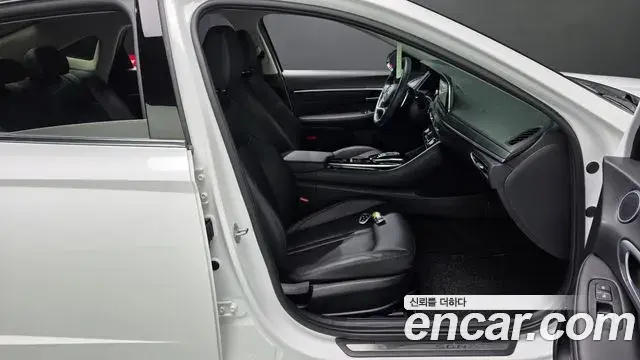 Hyundai Sonata Hybrid 2022 — Şəkil 26/31
