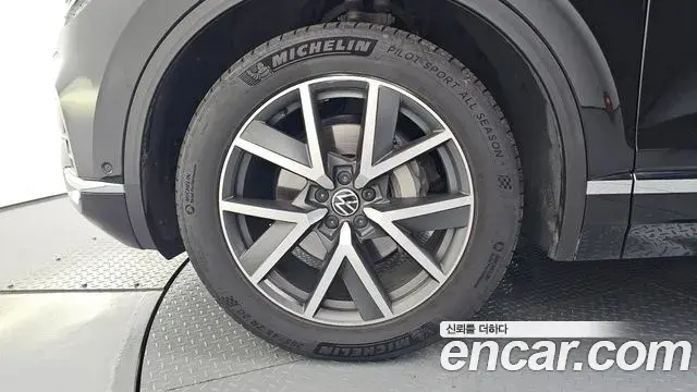 Volkswagen Touareg 2023 — Şəkil 7/20