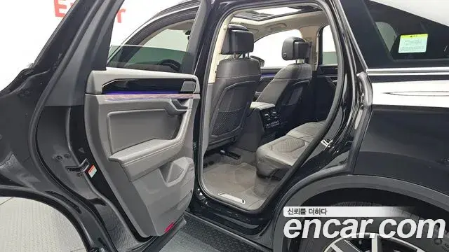 Volkswagen Touareg 2023 — Şəkil 5/20