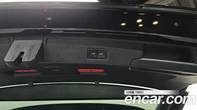 Volkswagen Touareg 2023 — Şəkil 16/20