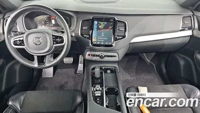 Volvo XC90 2020 — ფოტო 8/37