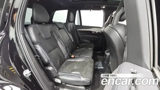 Volvo XC90 2020 — ფოტო 34/37