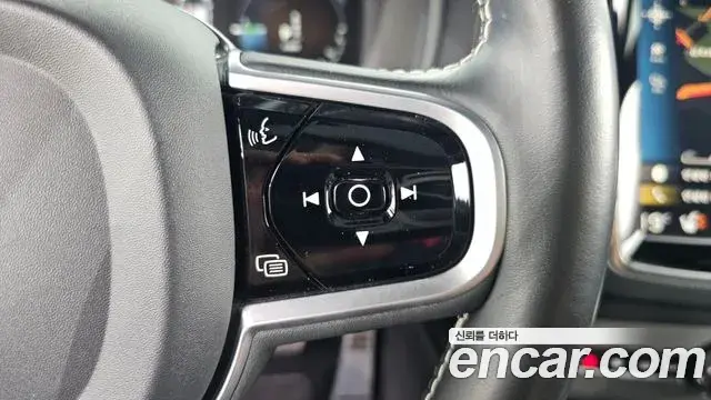 Volvo XC90 2020 — ფოტო 5/37