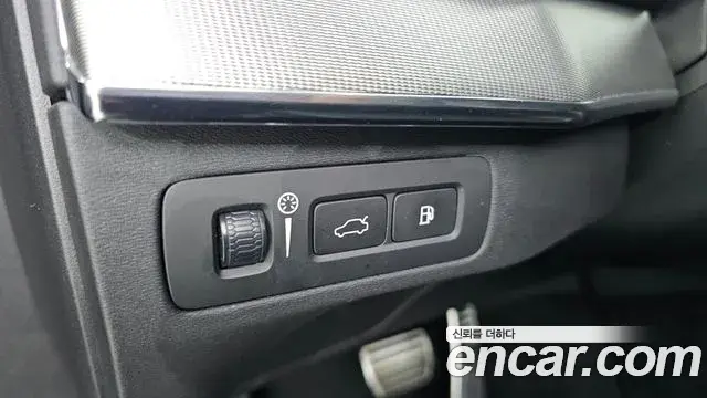 Volvo XC90 2020 — ფოტო 15/37