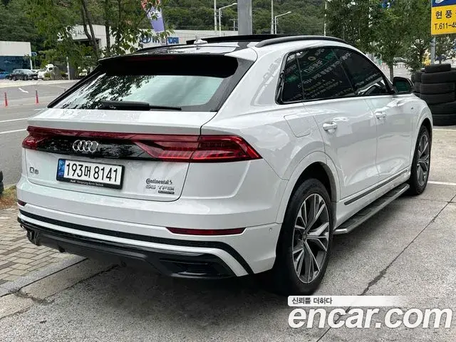 Audi Q8 2022 — Şəkil 17/18