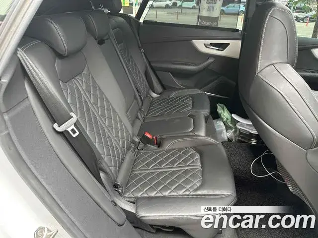 Audi Q8 2022 — Şəkil 7/18