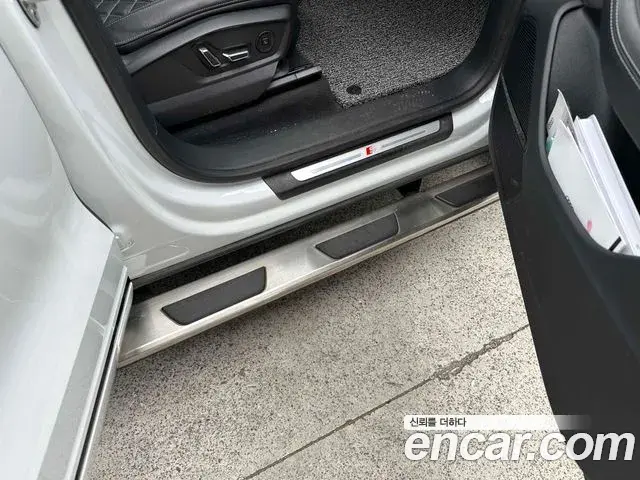Audi Q8 2022 — Şəkil 8/18