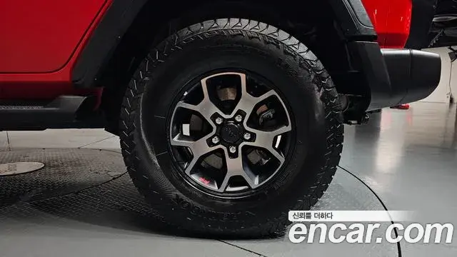 Jeep Wrangler 2019 — Şəkil 28/32