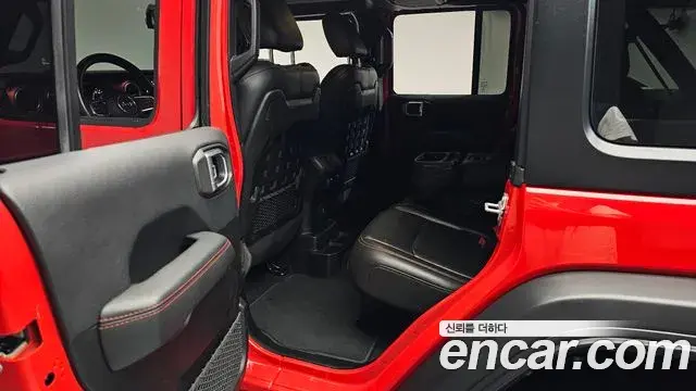 Jeep Wrangler 2019 — Şəkil 26/32