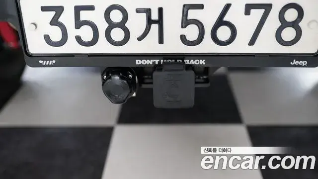 Jeep Wrangler 2019 — Şəkil 21/32