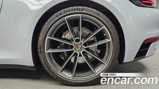 Porsche 911 2024 — ფოტო 23/31