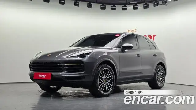 Porsche Cayenne 2021 — ფოტო 24/33