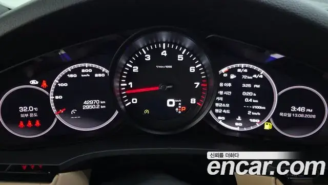 Porsche Cayenne 2021 — ფოტო 12/33